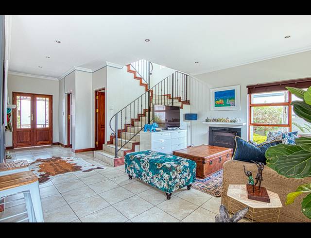 4 BEDROOM HOUSE TO LET IN BROADACRES